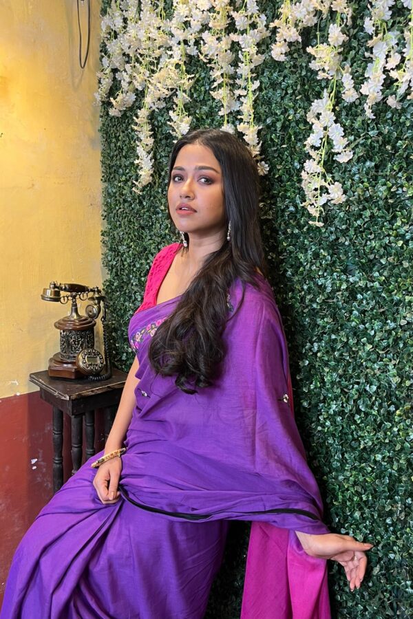 Sohini Sarkar in Purpel Mul cotton saree from Black In Vogue