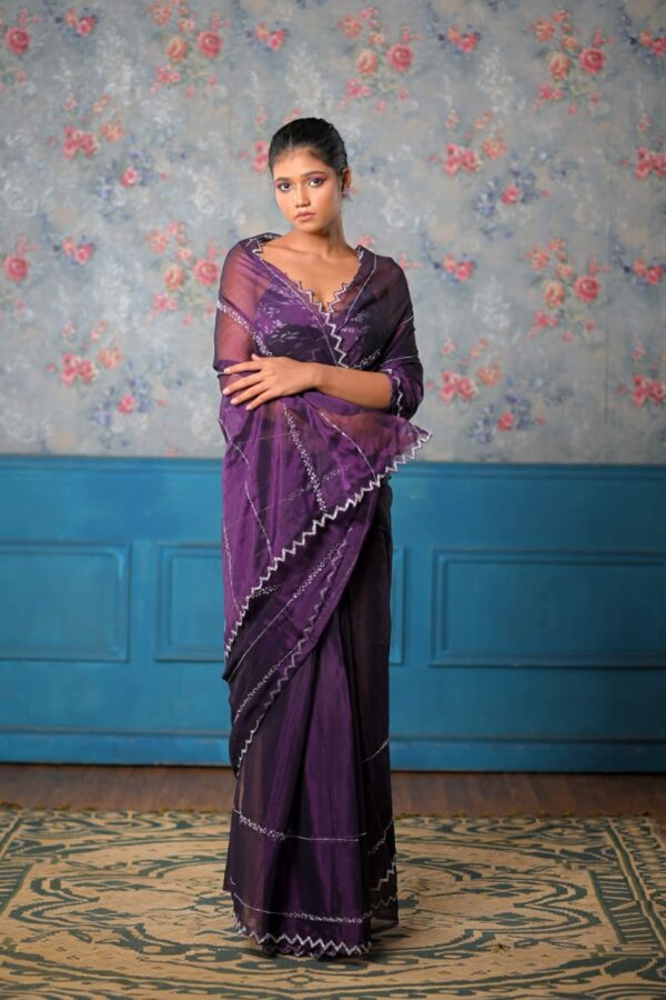 Mazy motion Tissue Saree