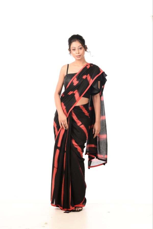 Black red murmuring (saree)