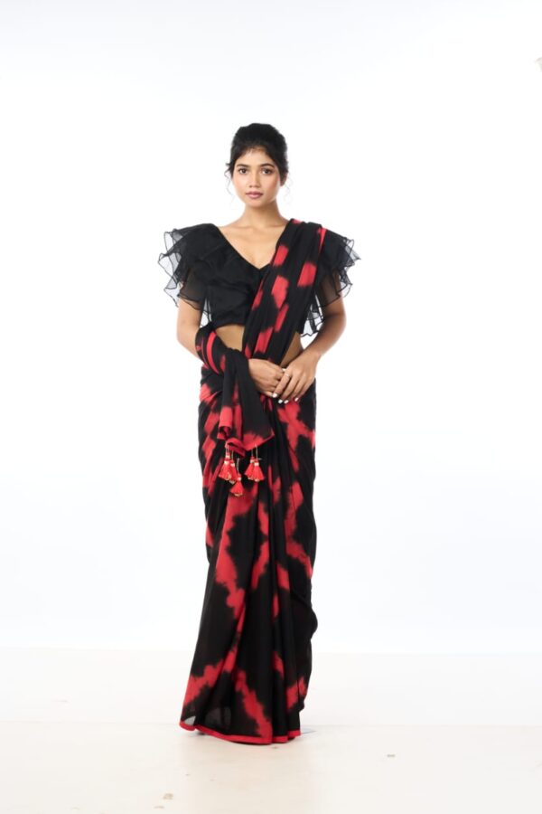 Ladybug black (saree)