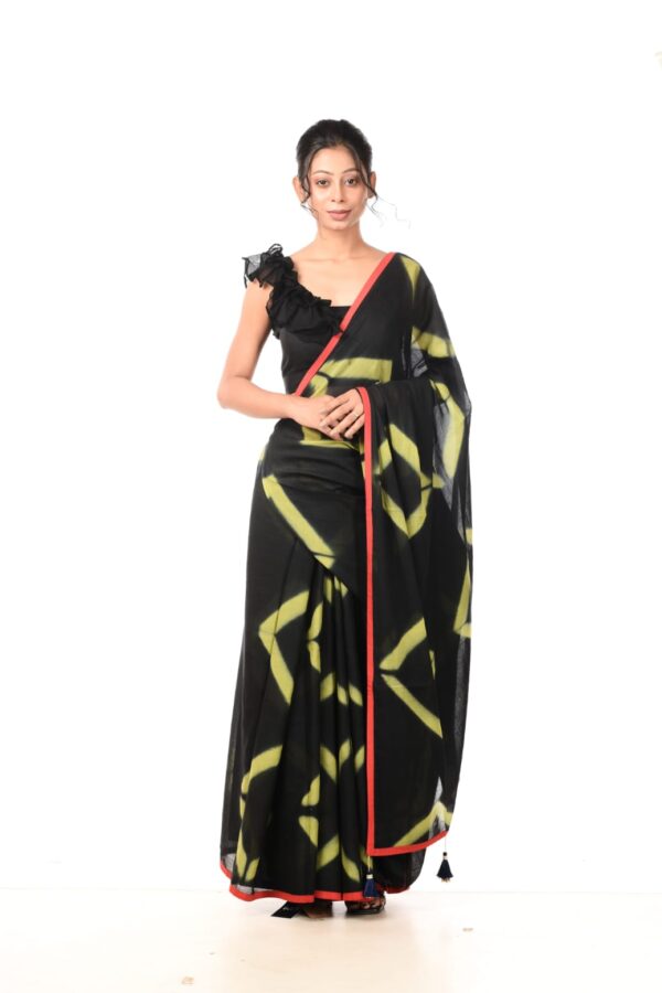 Black mirrage (saree)