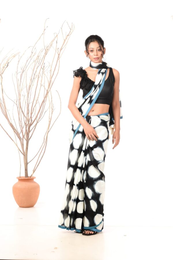 black and white rendezvous (saree)